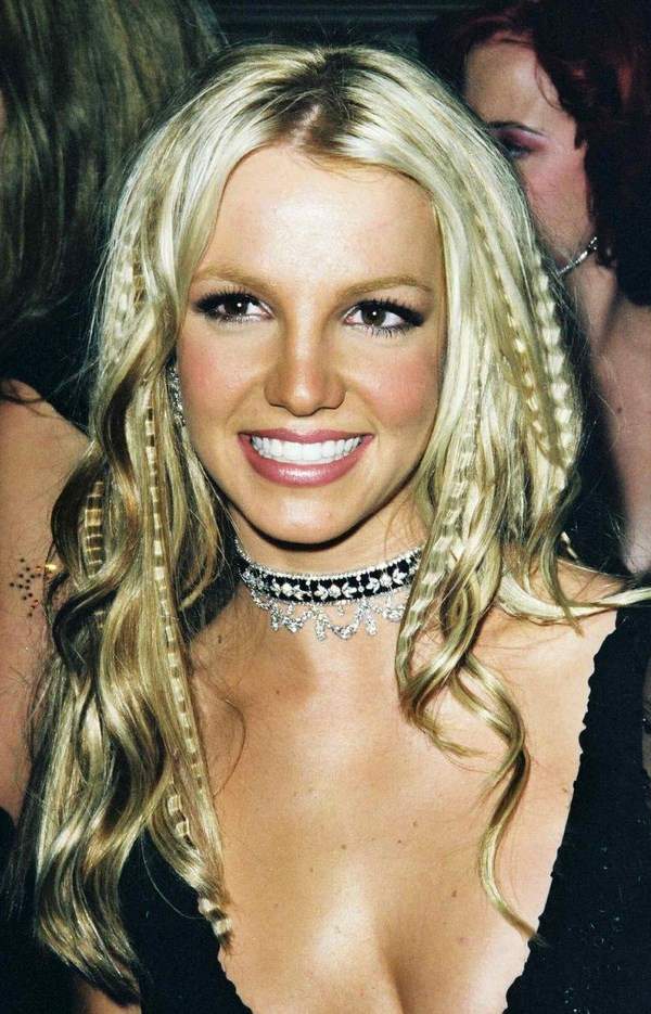 crimped hair Britney Spears fashionable 90s haircuts