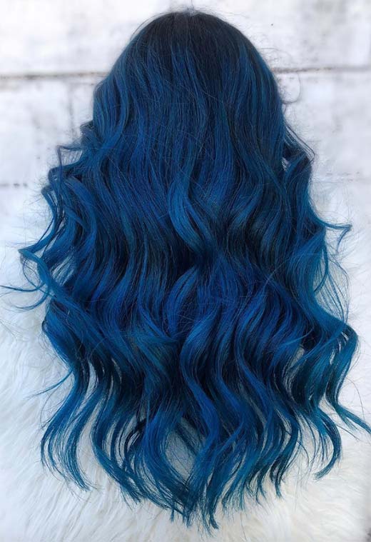 Dicas de maquiagem para cabelo azul